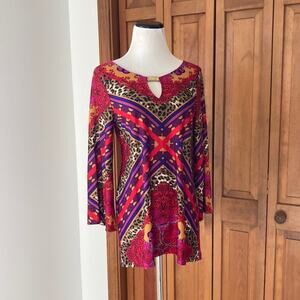 Sunny Leigh Bright Pullover Stretch Top, Size M